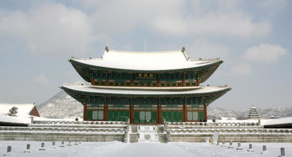 gyeongbokgung covered in snow